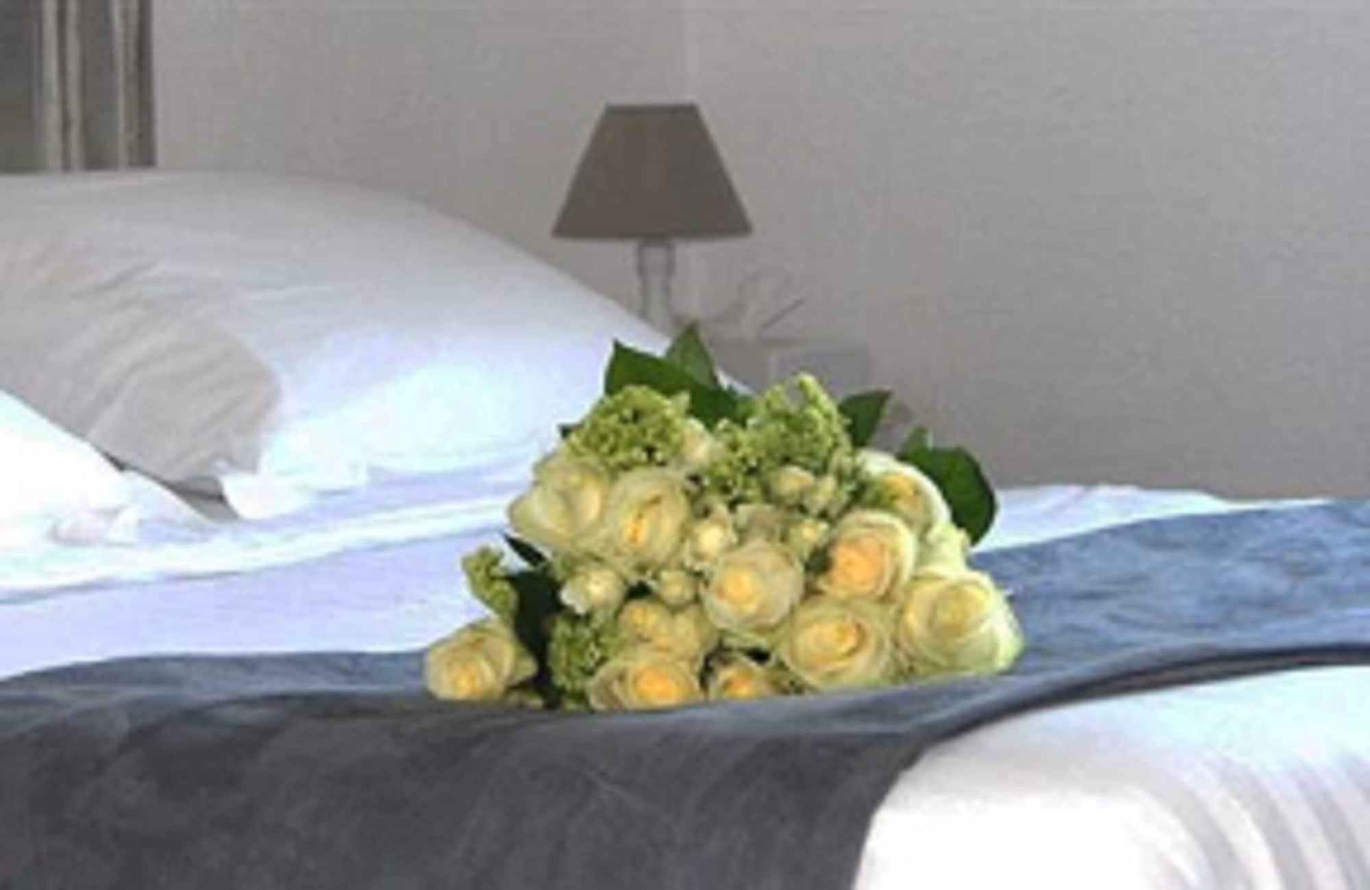 Ruc Hotel Cannes Bagian luar foto