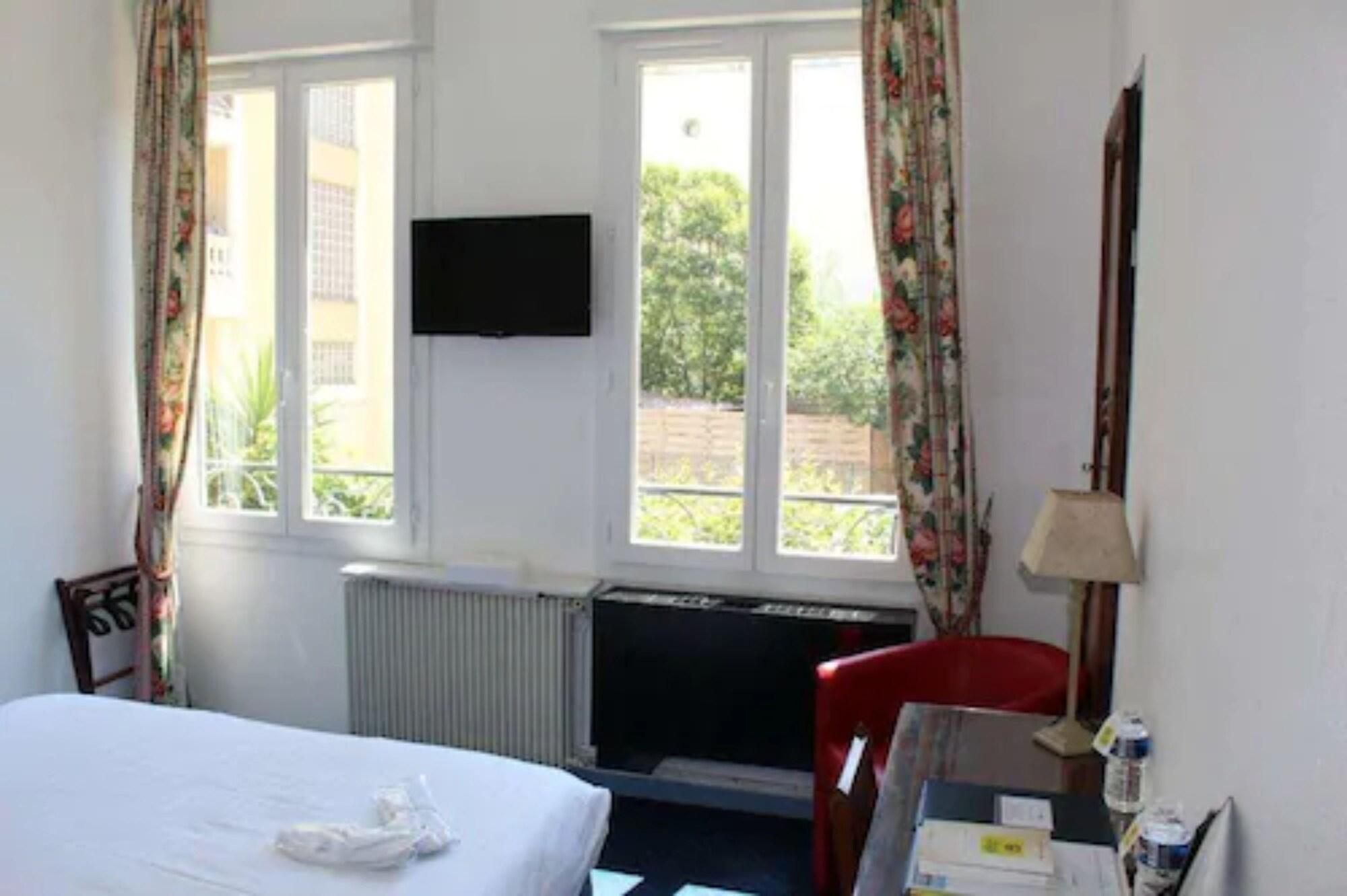 Ruc Hotel Cannes Bagian luar foto