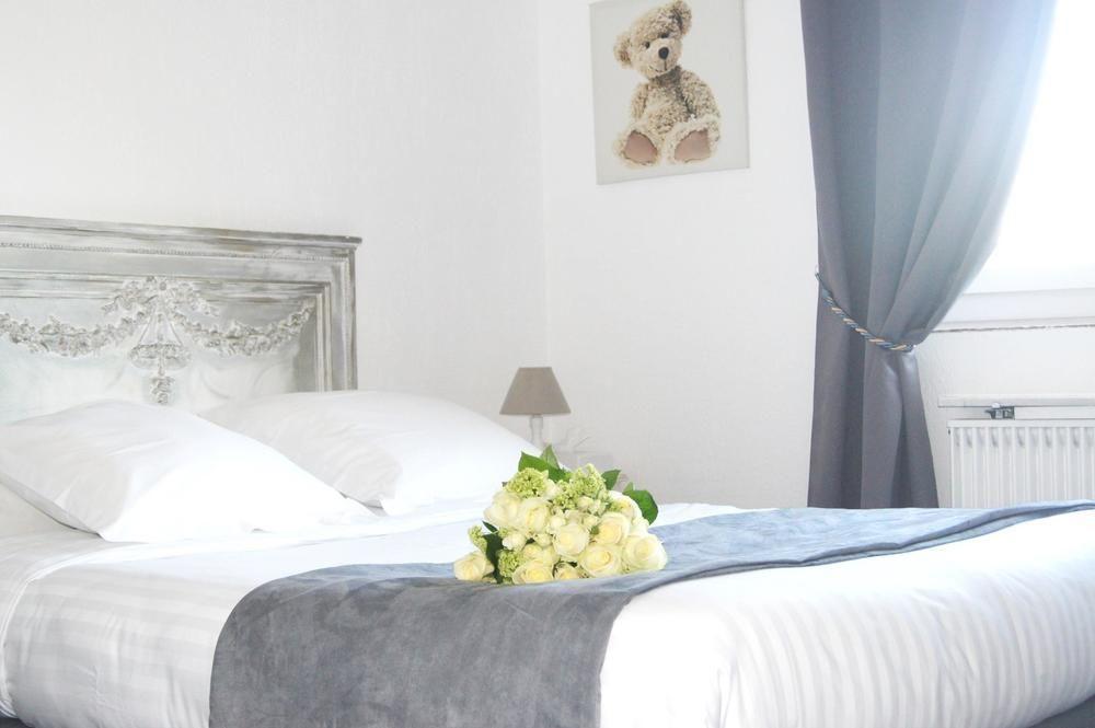 Ruc Hotel Cannes Bagian luar foto