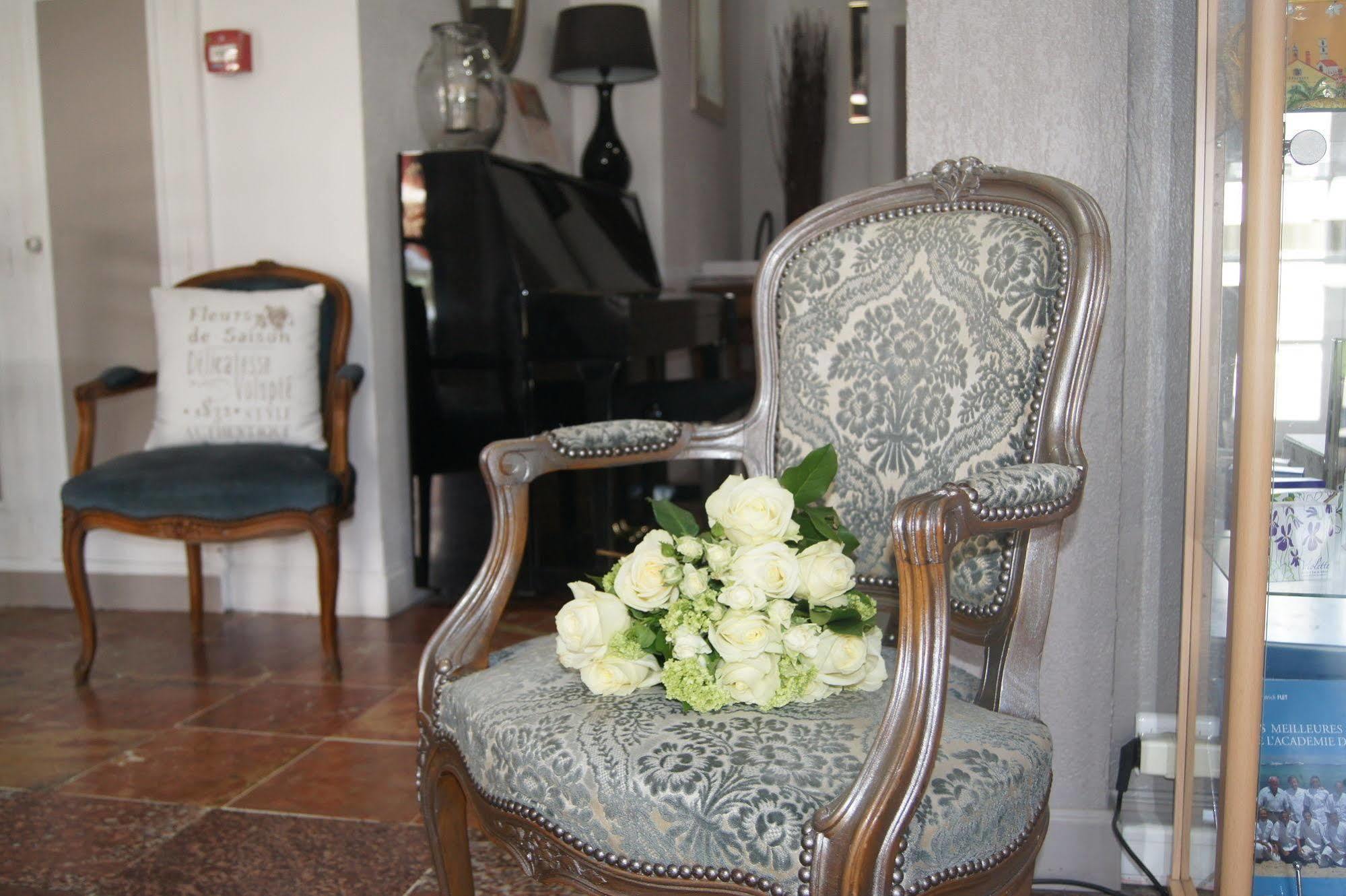 Ruc Hotel Cannes Bagian luar foto